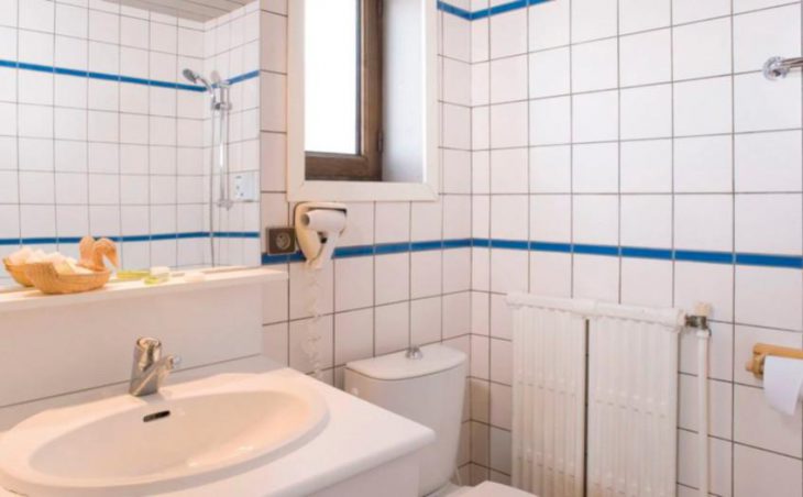 Le Christina in Alpe d'Huez , France image 8 